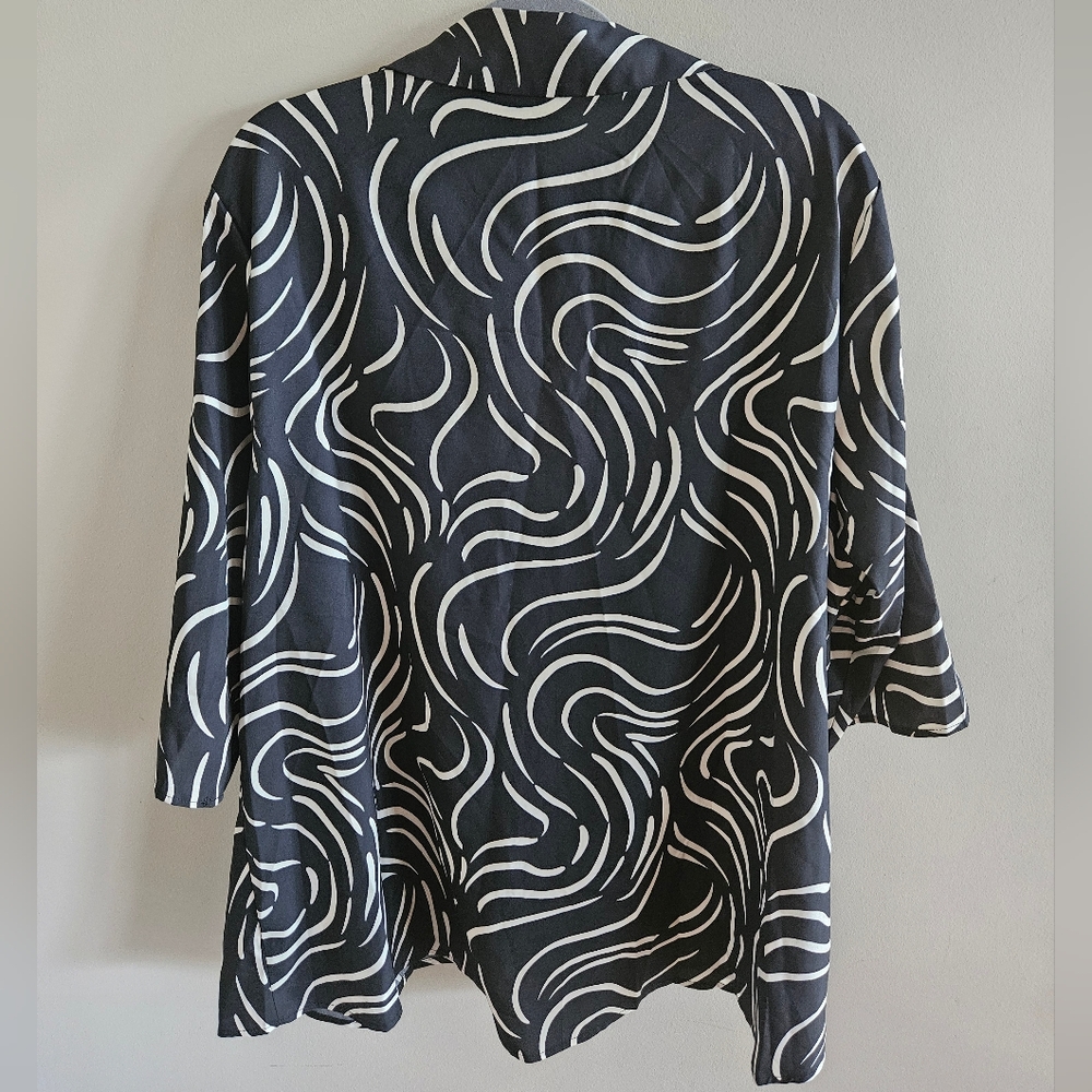 BloomChic Black White Button Down Shirt - Picture 6 of 6